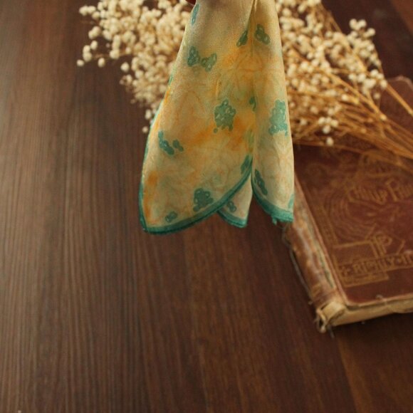 Vintage 1950s Handkerchief, Orange and Green Silk with a Leaf Pattern, Hankie - Picture 10 of 10